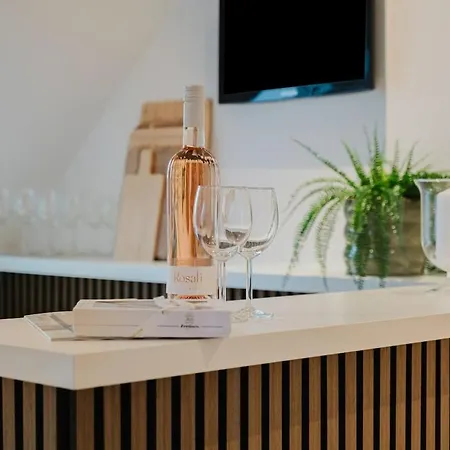 Eksklusiv 2br I Terrasse I Fri Parkering Appartamento Odense