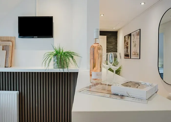 Eksklusiv 2br I Terrasse I Fri Parkering Апартаменты Оденсе